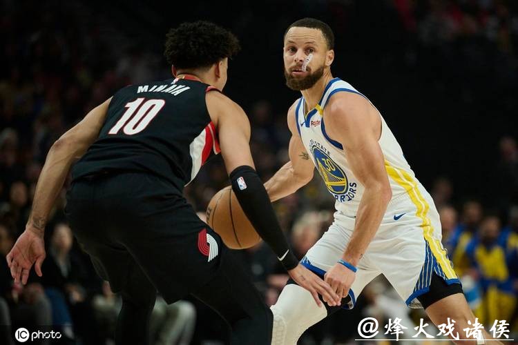 库里三节17+9+10新援22分 勇士大胜开拓者35分 库里三节17+9+10新援22分 勇士大胜开拓者35分