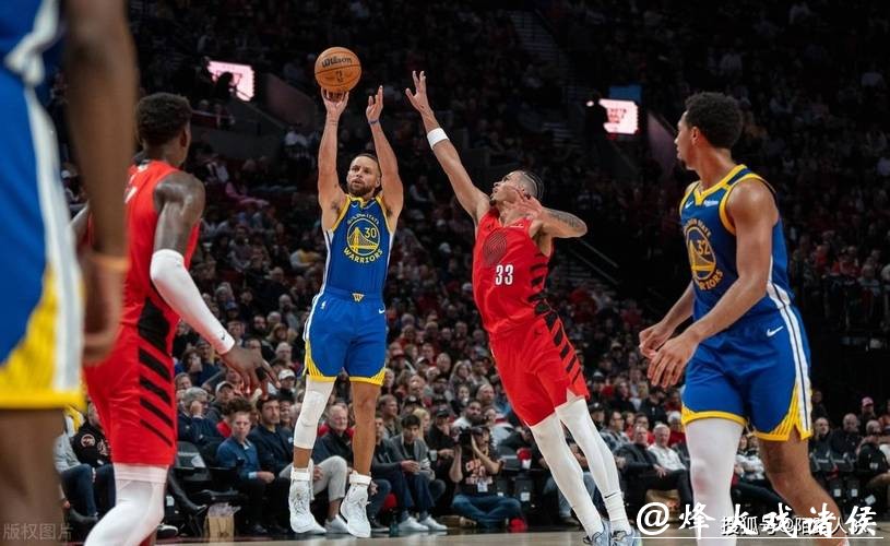 库里三节17+9+10新援22分 勇士大胜开拓者35分 库里三节17+9+10新援22分 勇士大胜开拓者35分