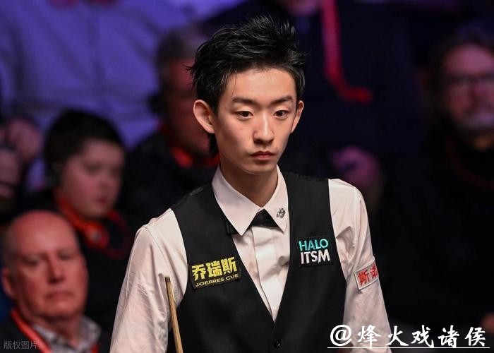 斯诺克西安大奖赛:吴宜泽5-2战胜徐思 晋级32强 斯诺克西安大奖赛:吴宜泽5-2战胜徐思 晋级32强