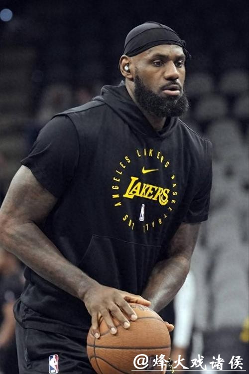 詹皇霸气回应41岁砍三双：我仍能高水平打多个赛季